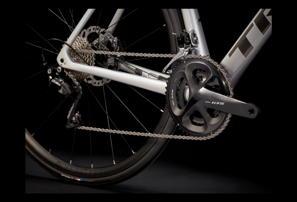 Vélo De Route Trek Emonda SL 5 Disc Shimano 105 11V Lithium Quicksilver/Brushed Chrome 2022 5 Vélo De Route Trek Emonda SL 5 Disc Shimano 105 11V Lithium Quicksilver/Brushed Chrome 2022 – Image 3