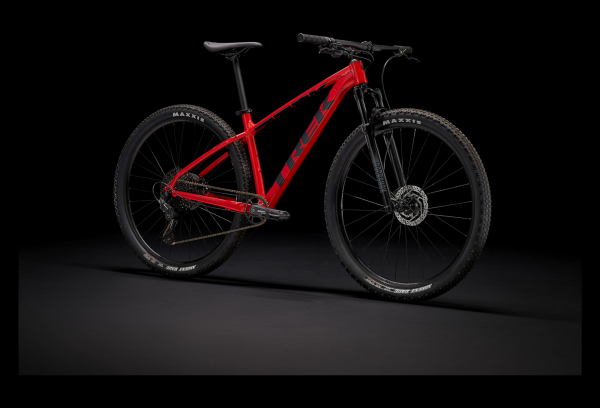 VTT Semi Rigide Trek Marlin 8 Sram SX 12V 26'' Rouge Radioactive / Bleu Nautical 2023 4 VTT Semi Rigide Trek Marlin 8 Sram SX 12V 26'' Rouge Radioactive / Bleu Nautical 2023 – Image 2