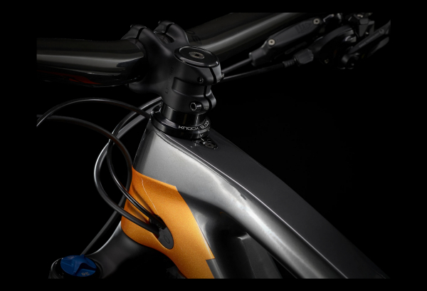 VTT Tout-Suspendu Trek Fuel EX 9.8 29'' Sram GX Eagle 12V Lithium Grey / Orange 2023 5 VTT Tout-Suspendu Trek Fuel EX 9.8 29'' Sram GX Eagle 12V Lithium Grey / Orange 2023 – Image 3